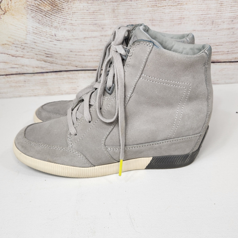 Sorel Out 'N About Wedge Gray Suede Boots Dove/Quarry Women’s Sz 9.5
